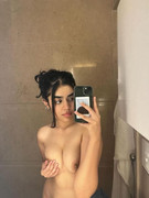 photo 5105266130149903591 y