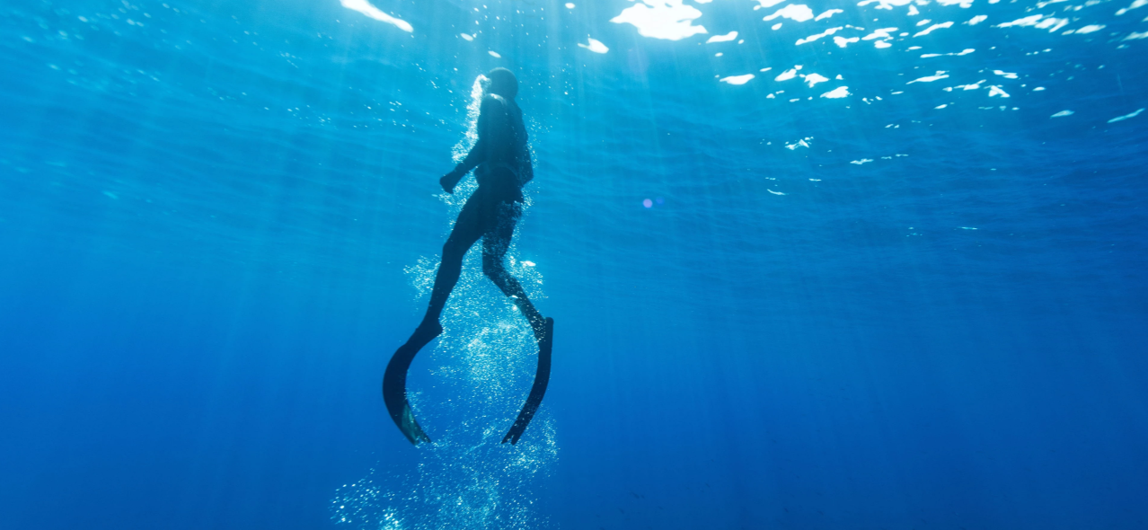 40m Free Diving Water Resistance Protection