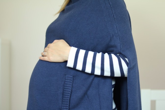 Casual pregnancy outfits winter