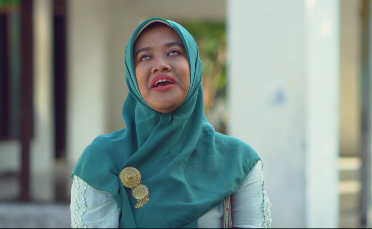 Bu Tejo pemeran di film pendek Tilik