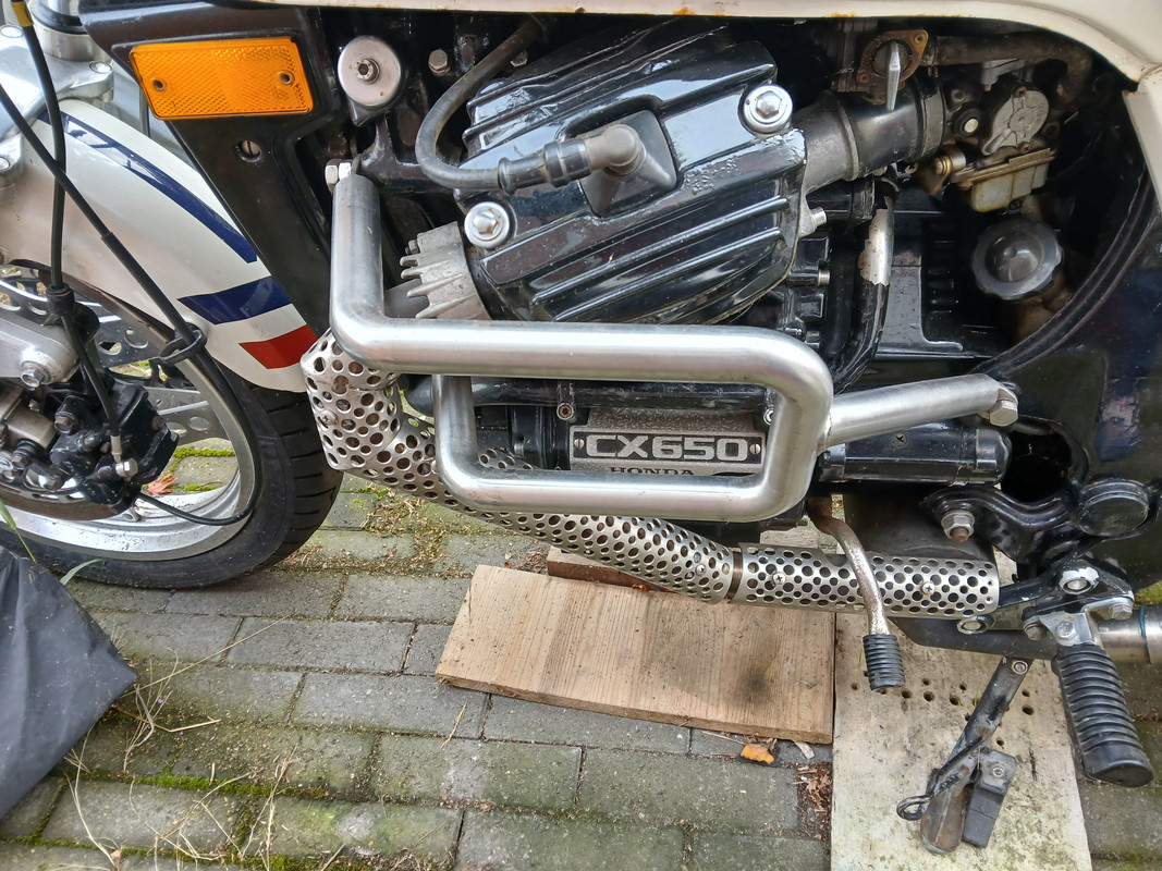 CX650E Almere valbeugel en uitlaat