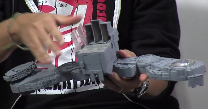 1475775773-tripticon04