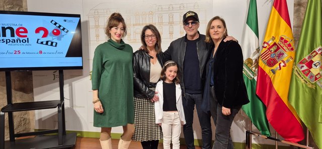 SOFÍA ALLEPUZ RECIBE EL PREMIO DE LA ACADEMIA DE CINE DE ANDALUCÍA EN LA MUESTRA DE CINE ESPAÑOL DE JAÉN