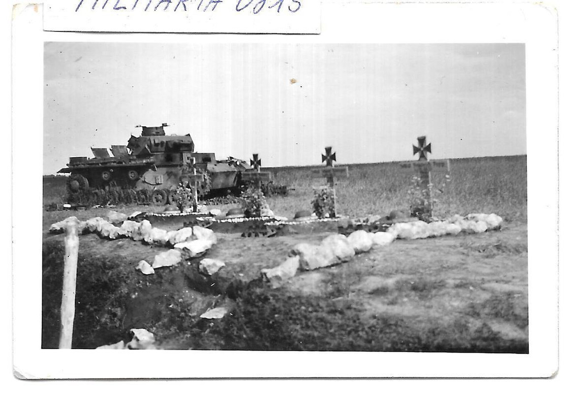 Foto 1940 Vormarsch Frankreich Zerstörter Panzer 3 vor Deutschen