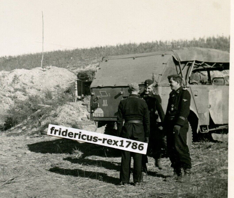Foto Ostfront nahe Kiew 1943 Horch Kübelwagen mit Kennung der 2 Pz.Abt. DR