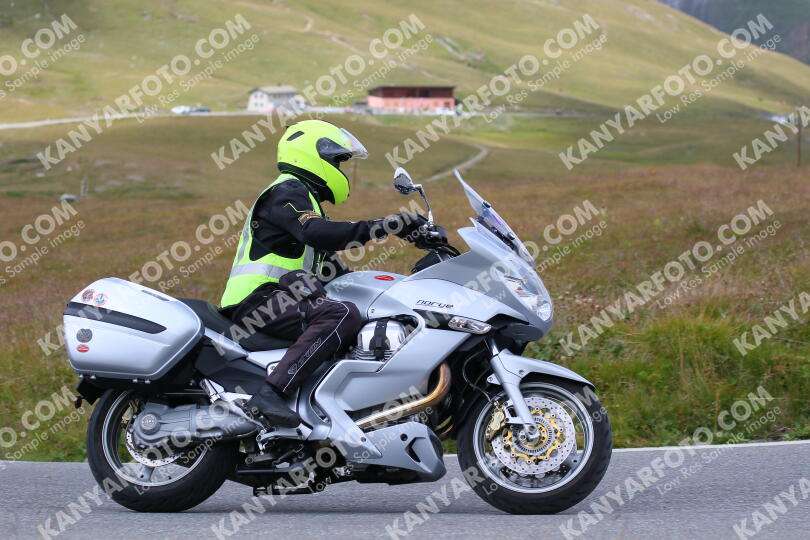 1CCAF65A-AE99-4A54-BAAE-CD5CB869D0D9