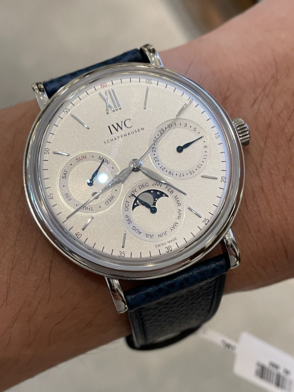 88077F3A-8BD7-48AC-B6EF-E6C0FBBDFDAD