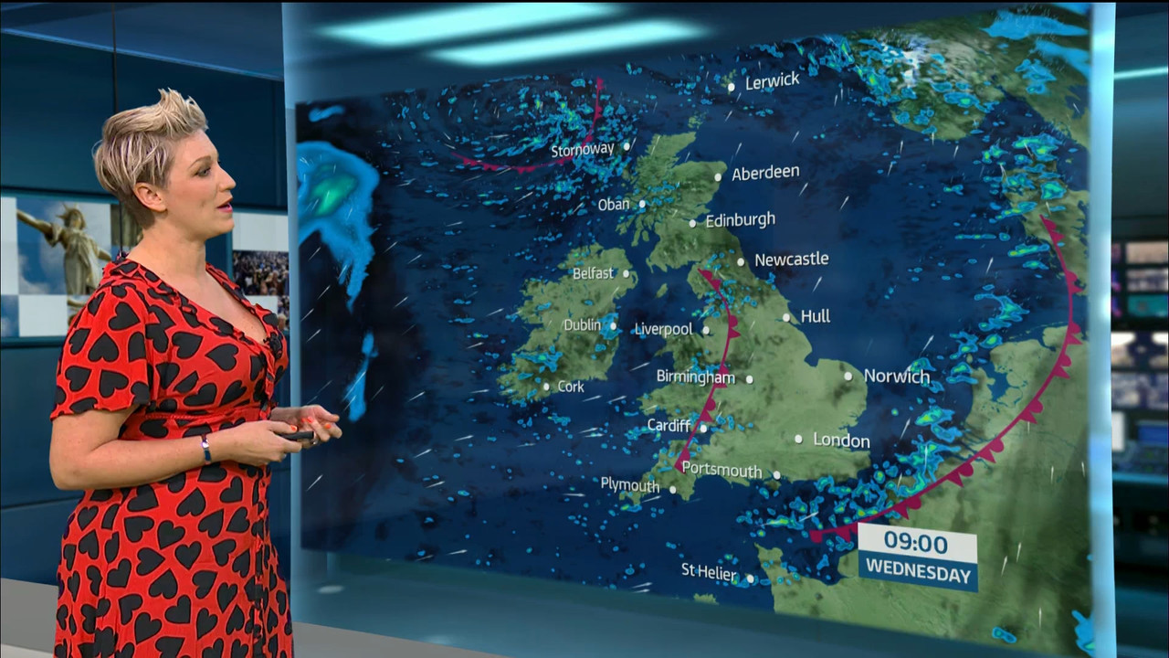ITV Evening News_20221107_18301930.ts_snapshot_00.52.19.573