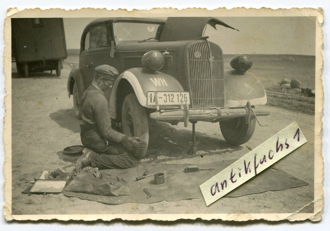 WH-Beute-Militär-PKW mit IA-312126