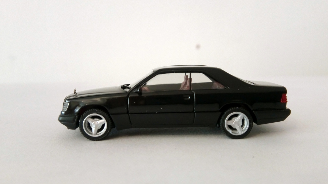 Mach (9023)