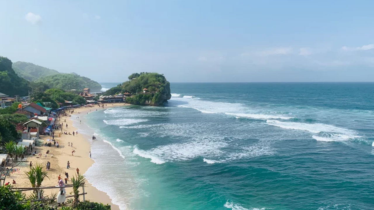 Menelusuri Keindahan Pantai Indrayanti yang Sangat Menakjubkan