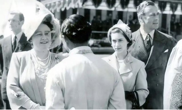1950-British-GP-Royal-visit.jpg