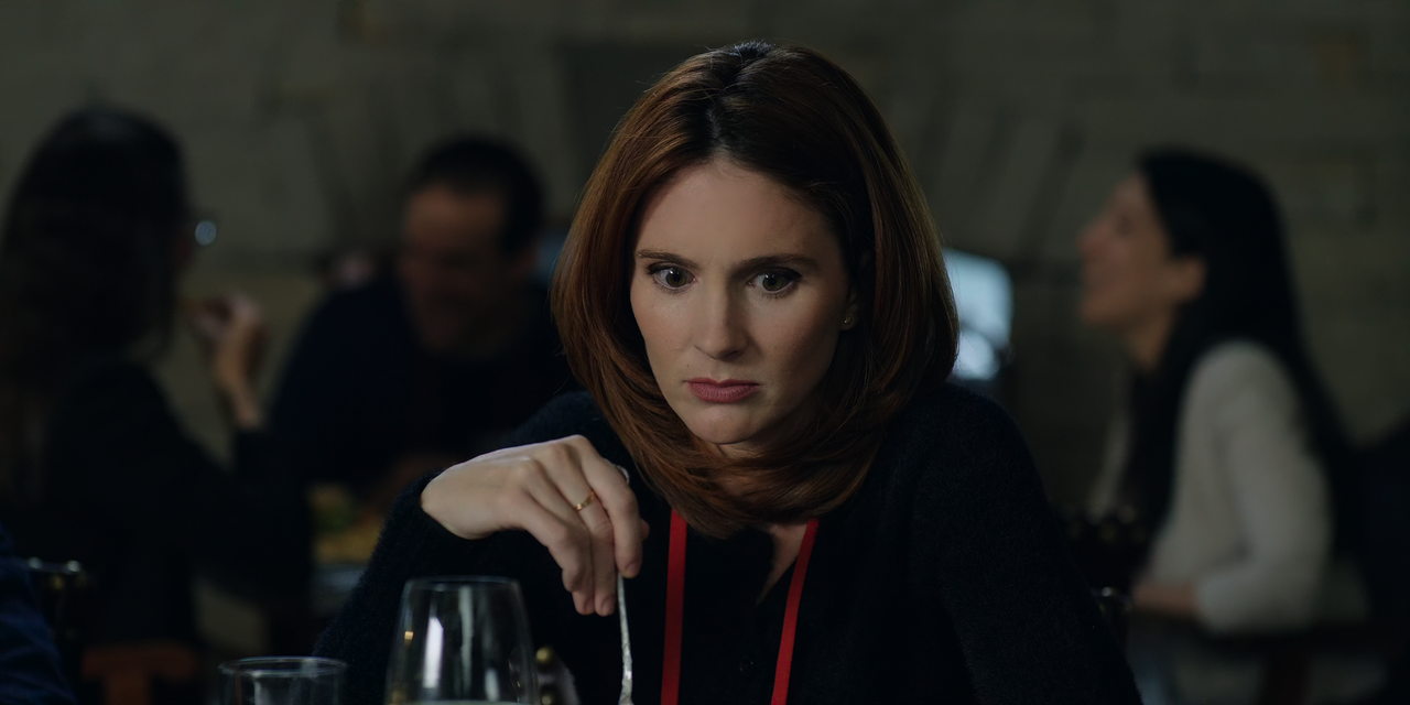 English.Teacher.S01E07.Convention.2160p.10bit.HDR.DSNP.WEB-DL.DDP5.1.HEVC-Vyndros.mkv_snapshot_07.21