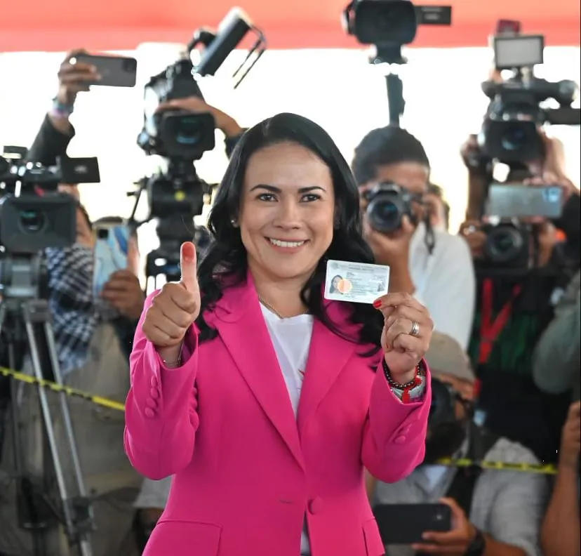 Alejandra del Moral vota en Cuautitlán Izcalli