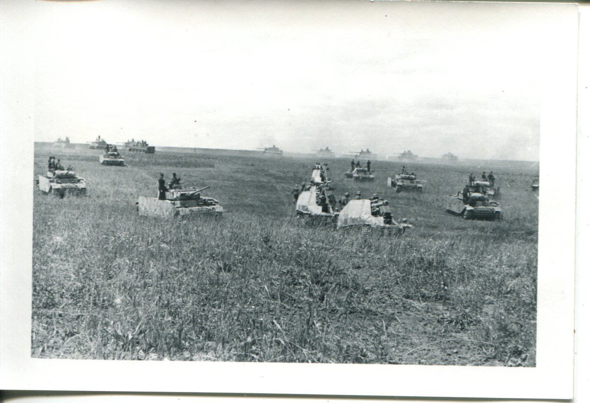 Panzer Tank IV und Vi Tiger und Sturmgeschütze S