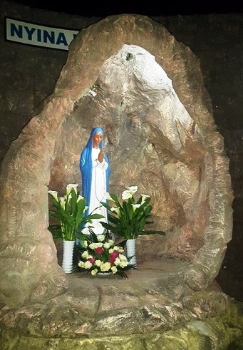 Kibeho, Lourdes d'Africa dans Apparizioni mariane e santuari Madonna-di-Kibeho