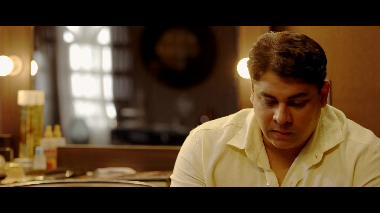 The-Shaukeens-2014-AMZN-WEB-DL-Hindi-1080p-HEVC-DDP-2-0-ESub-mkv-0004