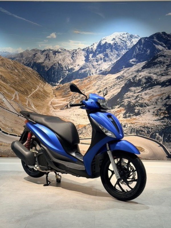 PIAGGIO BEVERLY 400 HPE E5 MY22 BLU OXYGEN