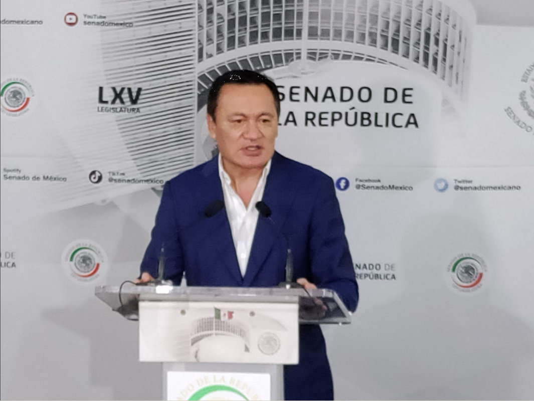 Alejandro Moreno consuma golpe contra Osorio Chong en el Senado