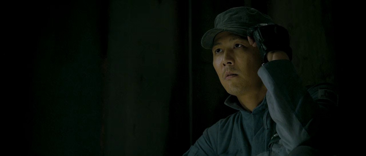 The-Thieves-2012-Hindi-Kor-Blu-Ray-720p-x264-AVC-EAC3-2ch-ESub-mkv-0005