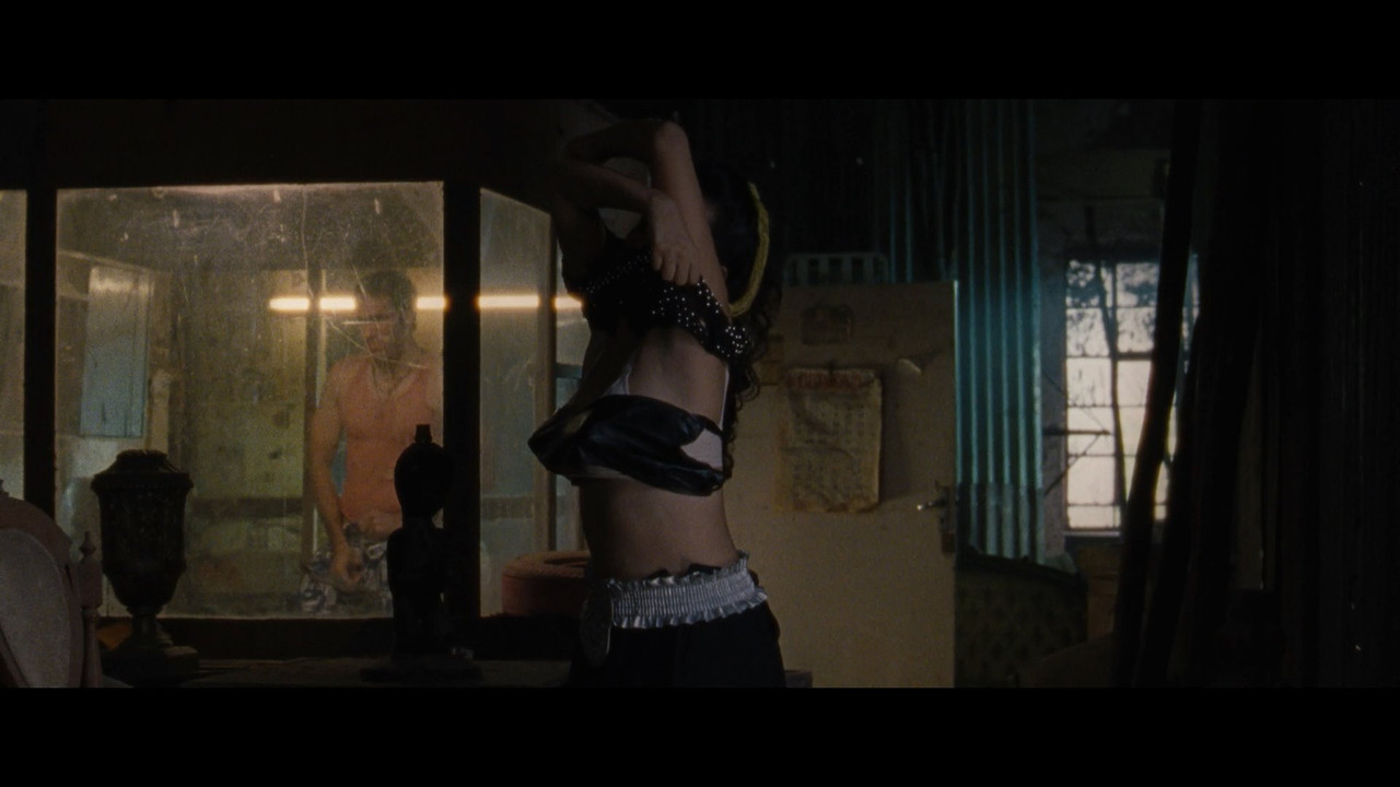 Miss.Lovely.2012.1080p.NF.mkv_snapshot_06.48_[2021.07.14_11.03.41]