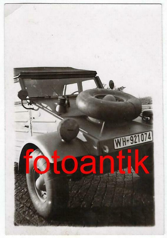 VW Kübelwagen mit Kennung und Reifen