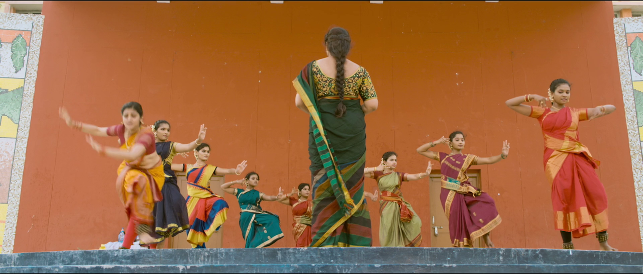 Nivetha Thomas- [SNASP] Busty ASS & Navel Sip scene -Ninnu Kori  (56)