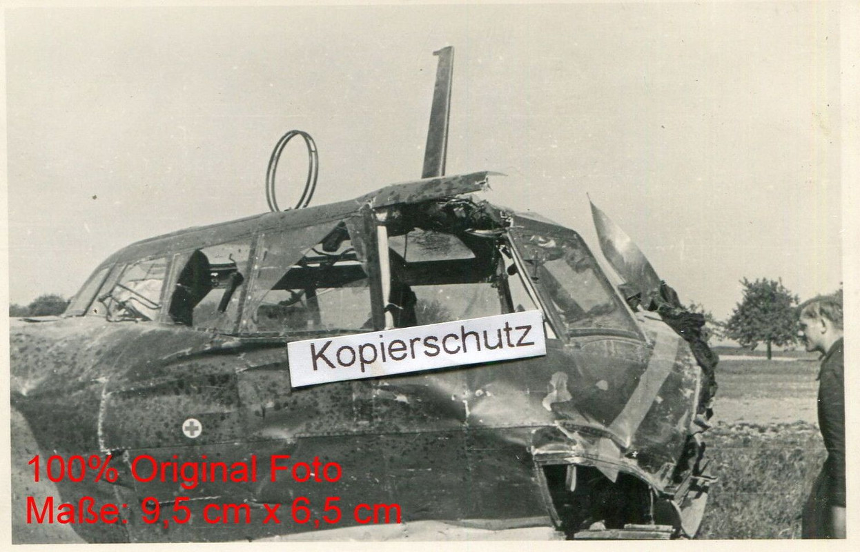 DO 17 vom KG 2 durch Flaktreffer notgelandet (3)