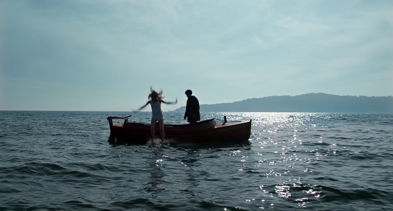 Miss-Peregrine-s-Home-for-Peculiar-Children-2016-Hindi-English-720p-x265-HEVC-AAC-6ch-MSub-mkv-0