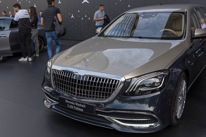 Ilustrasi - mobil tipe Mercedes Maybach 
