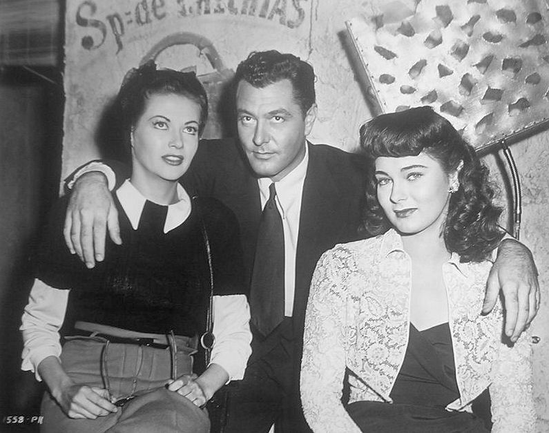 Yvonne_De_Carlo_a59