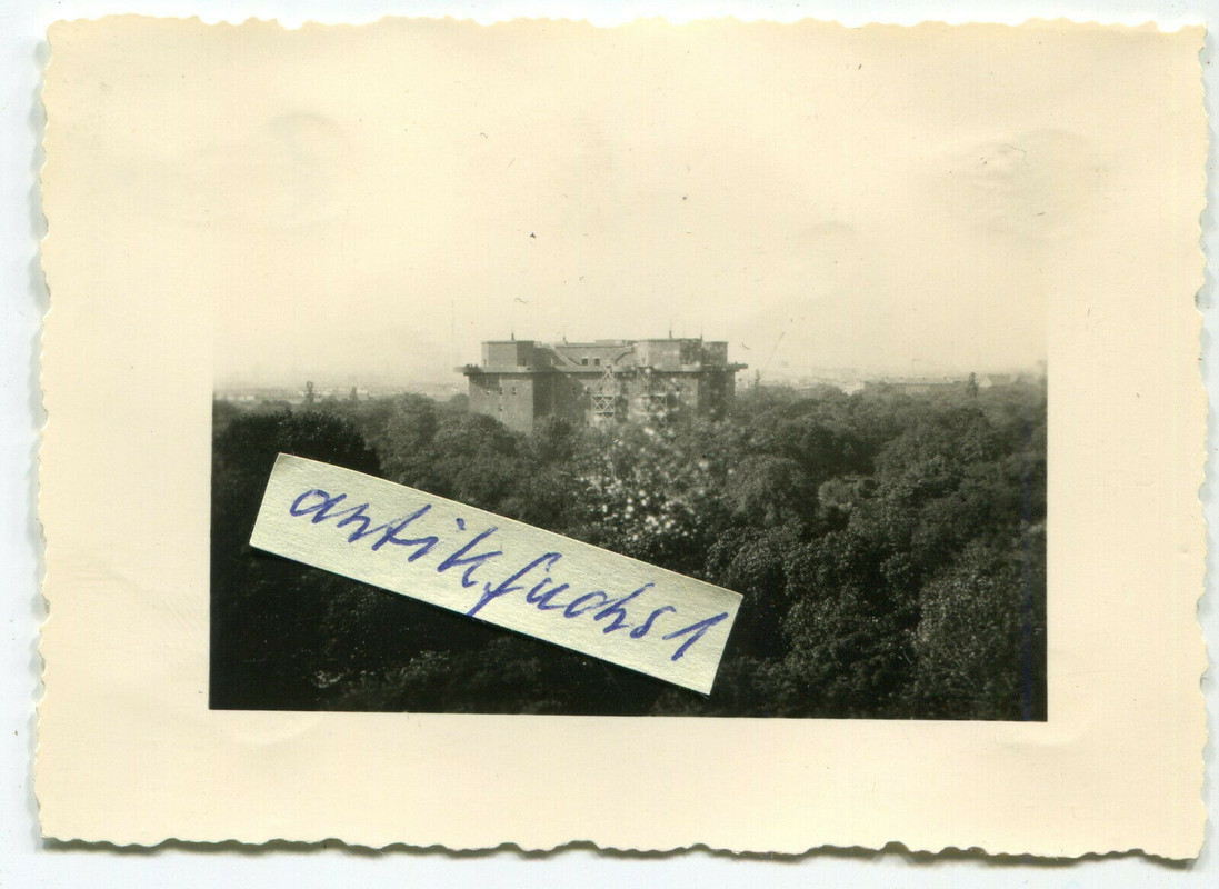 großer Flak-Bunker Humboldthain in Berlin-Mitte  Friedrichshain 1941 (3)