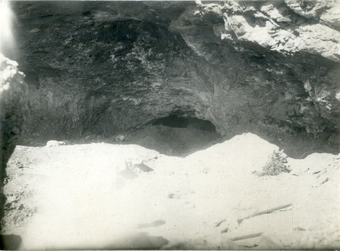 4625-4. Общий вид раскопок в гроте Киик-Коба с юга. Крымская АССР, сел. Кипчак 1924 г.