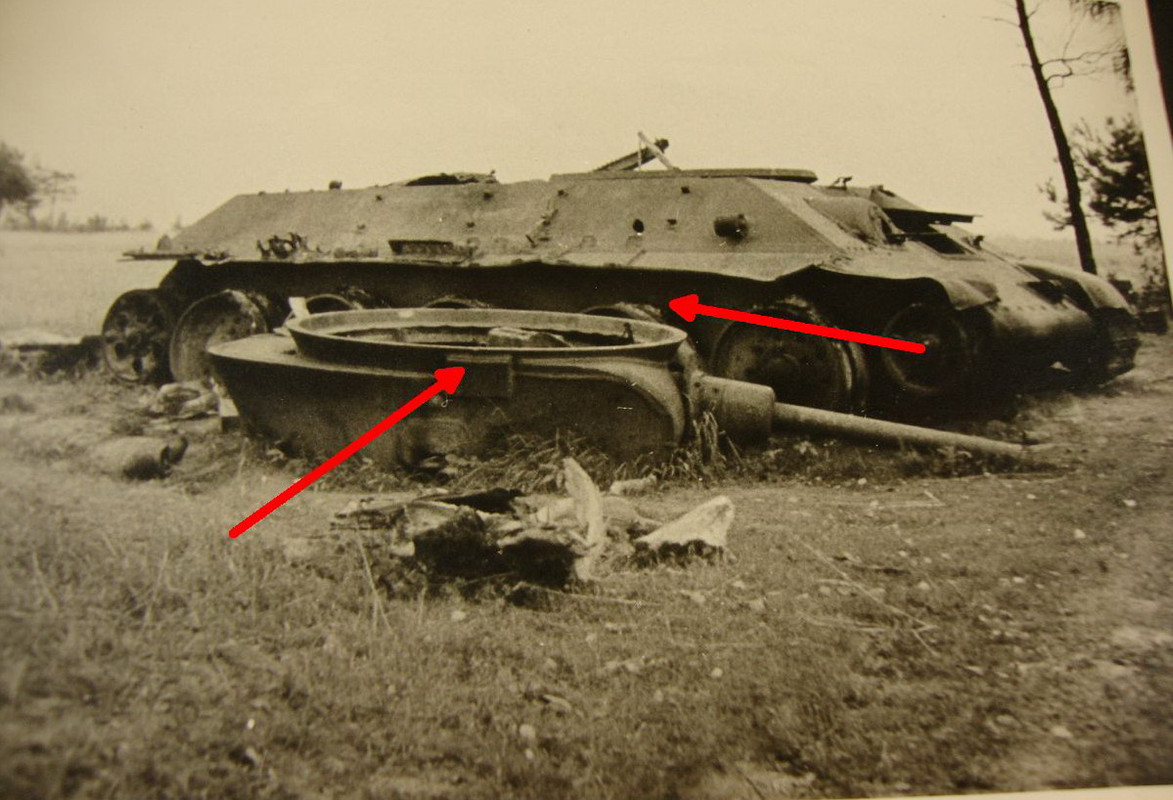 Т-34 обр.1940 (СССР) потерянный Беларусь (без башни)_01 (из альбома с Минском, Т-28 ТРОФ № 62)
