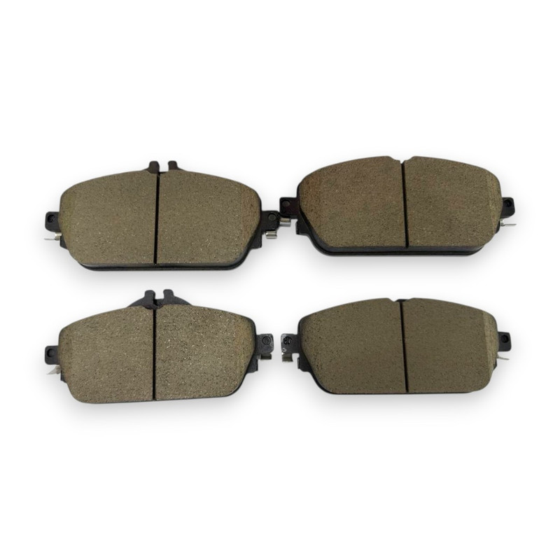 Mercedes Benz Brake System Series Front Brake Pad Depan for C-Class W206 E-Class W214 GLC X254 C200 C300 E200 E300 (OE: 0004204500 / A0004204500 / 0004204600 / A0004204600)