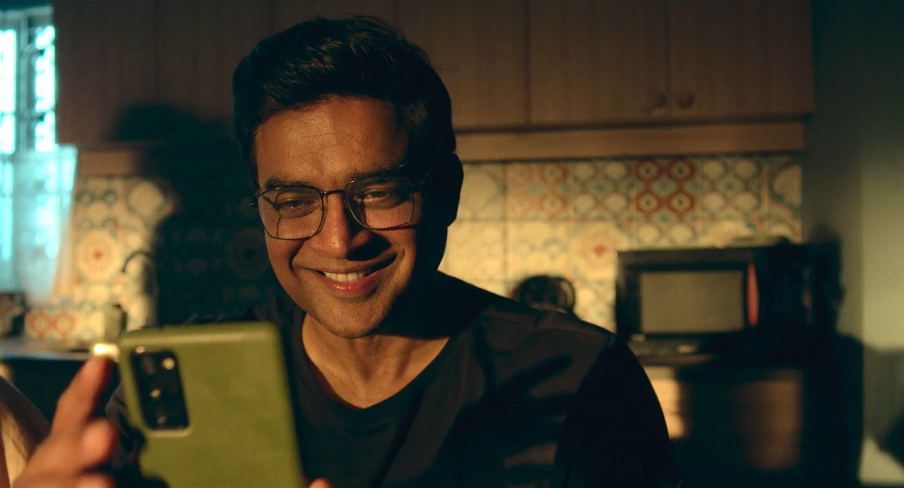 Aap Jaisa Koi 2025 WebRip [Hindi + Tamil + Telugu] 480p 720p 1080p ESub Screenshot