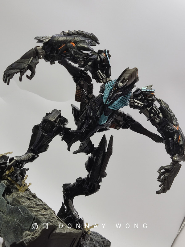 ROTF-Fallen-inhand-13