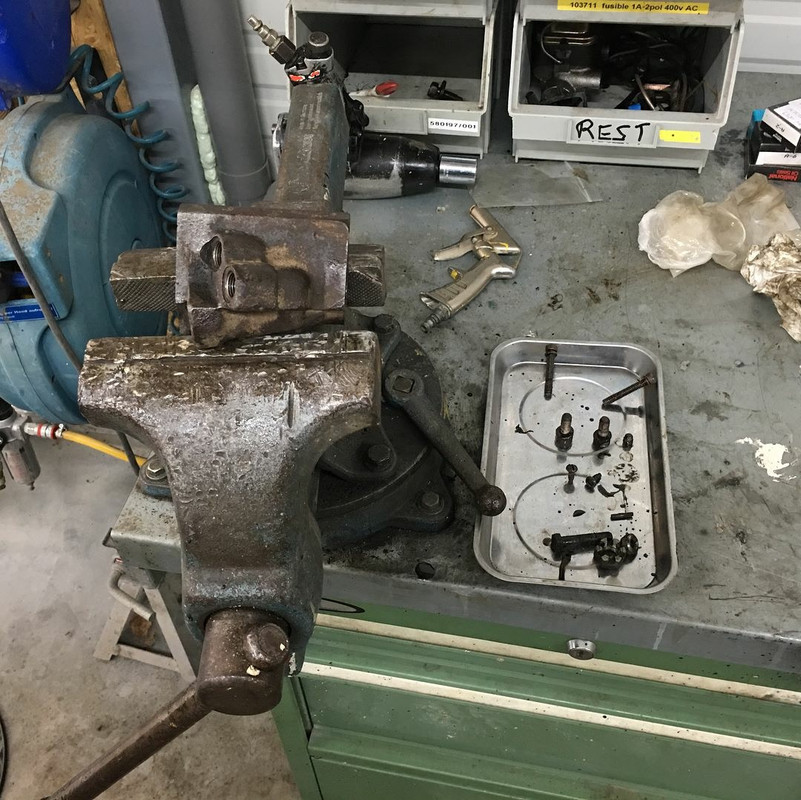 9446CFF8-6164-4216-9918-59CC15A8DE04