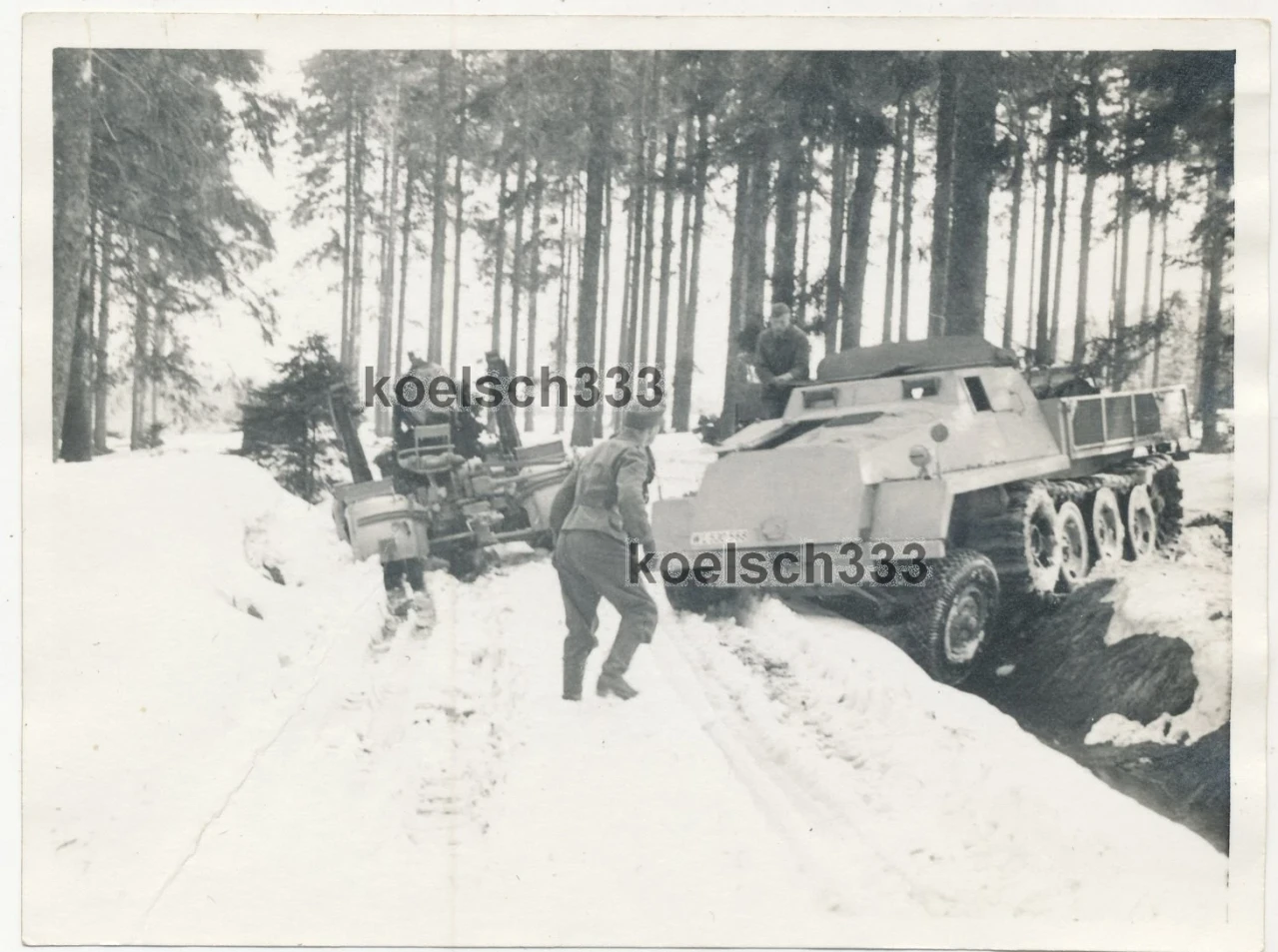 Foto Panzer Halbkette Luftwaffe Betriebsstoff Munition Schlepper Sd Kfz