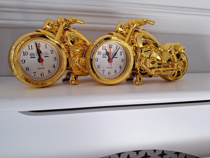 clock-motorbikes.jpg