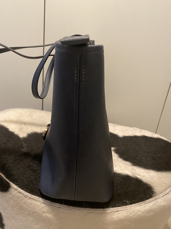 5E1C45EC-99FA-4A67-945F-140BAE787487