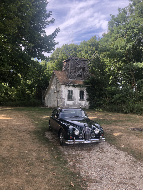 4ED992A9-1058-41B8-A88B-E03315A58E85