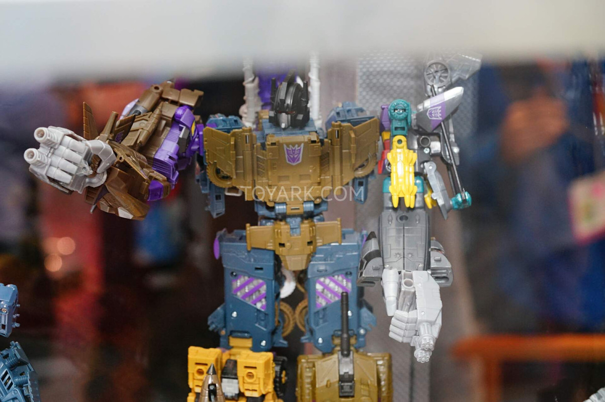 SDCC2015-Hasbro-Transformers-Combiner-Wars-037