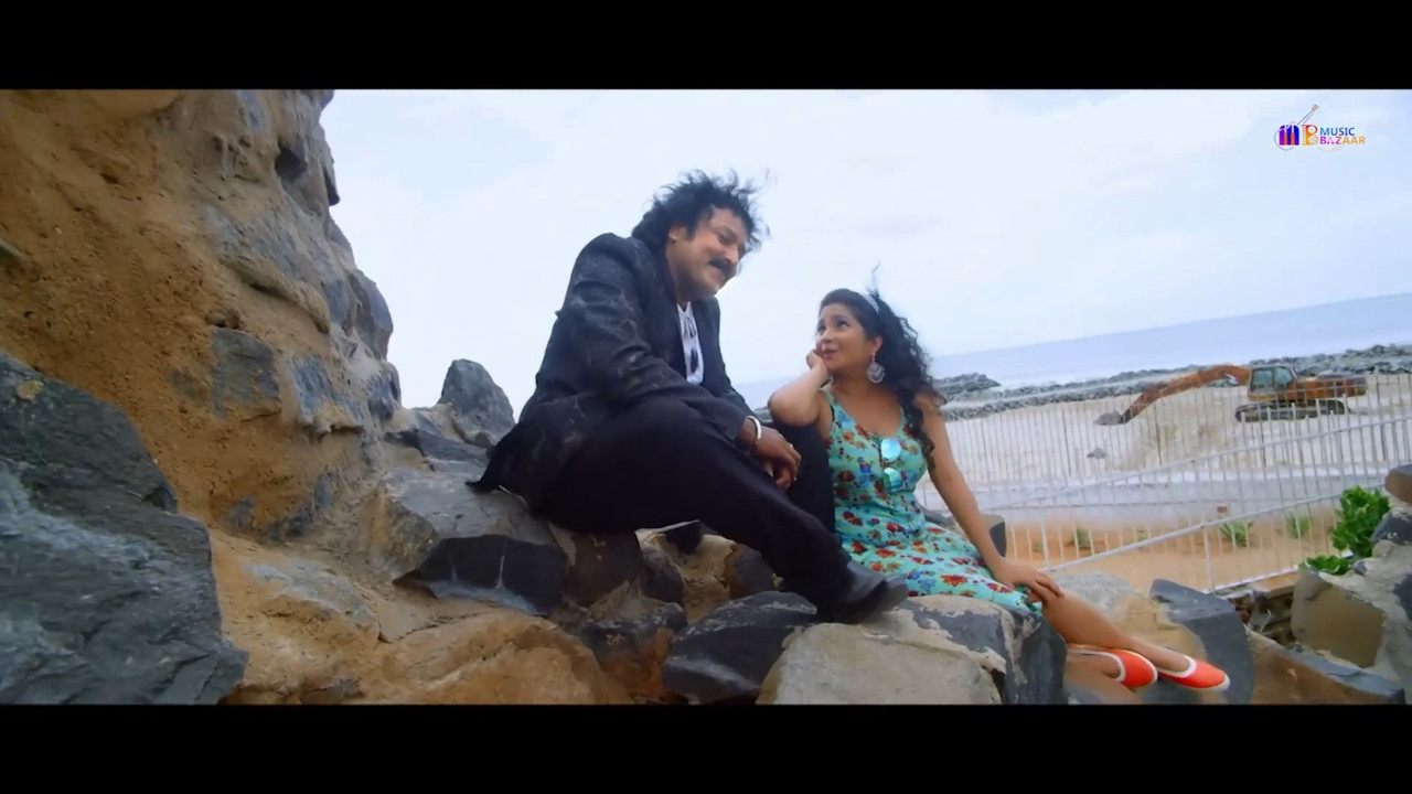 Shubha Poonja  Hot Scenes from an old tulu movie.mp4_snapshot_02.16.047