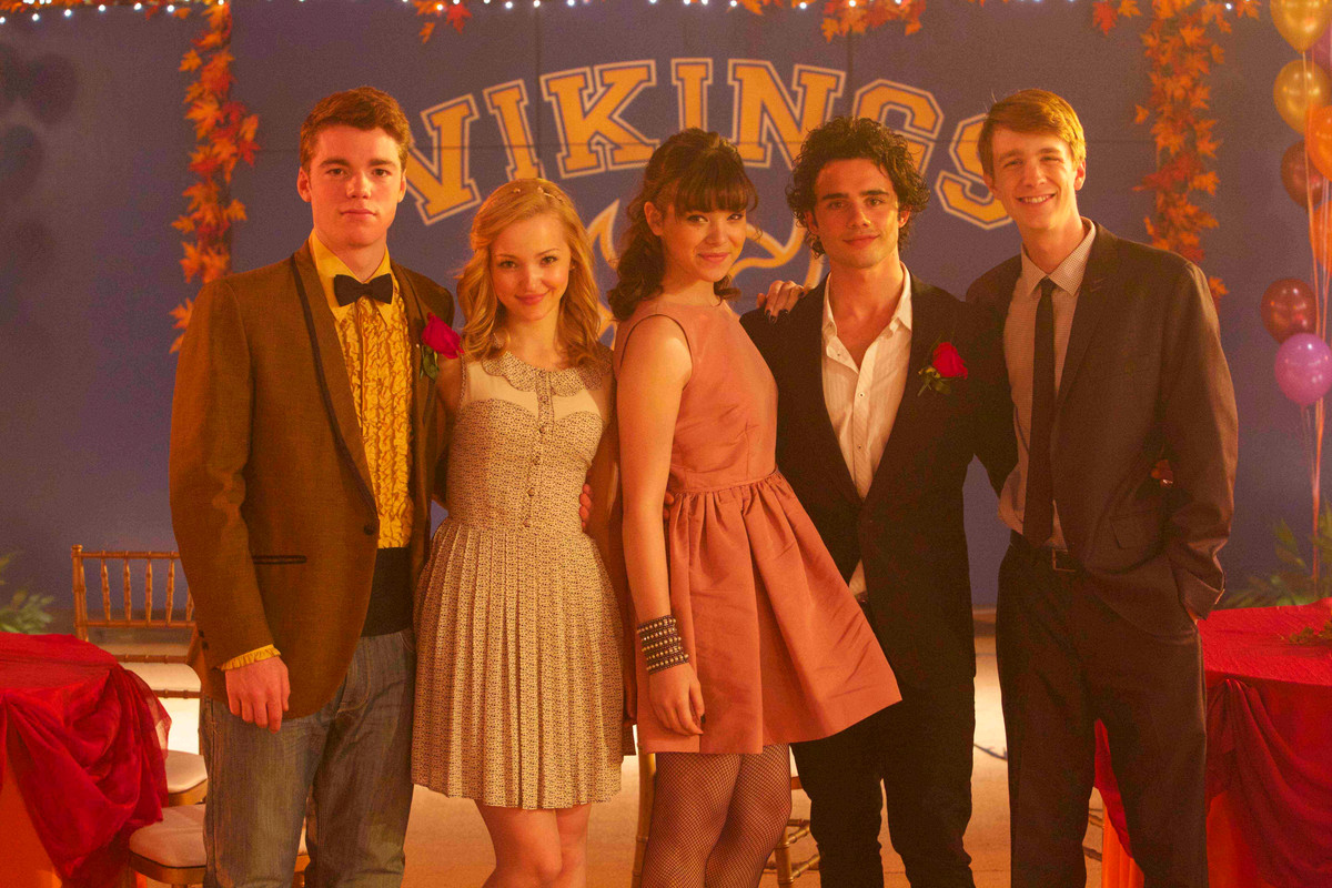 pemain film Barely Lethal