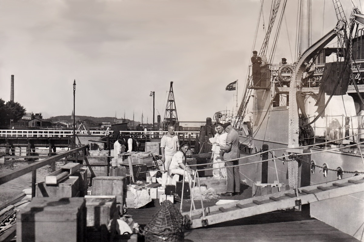 Гидрографическое судно Meteor - EARLY SONAR 919 5675678658а