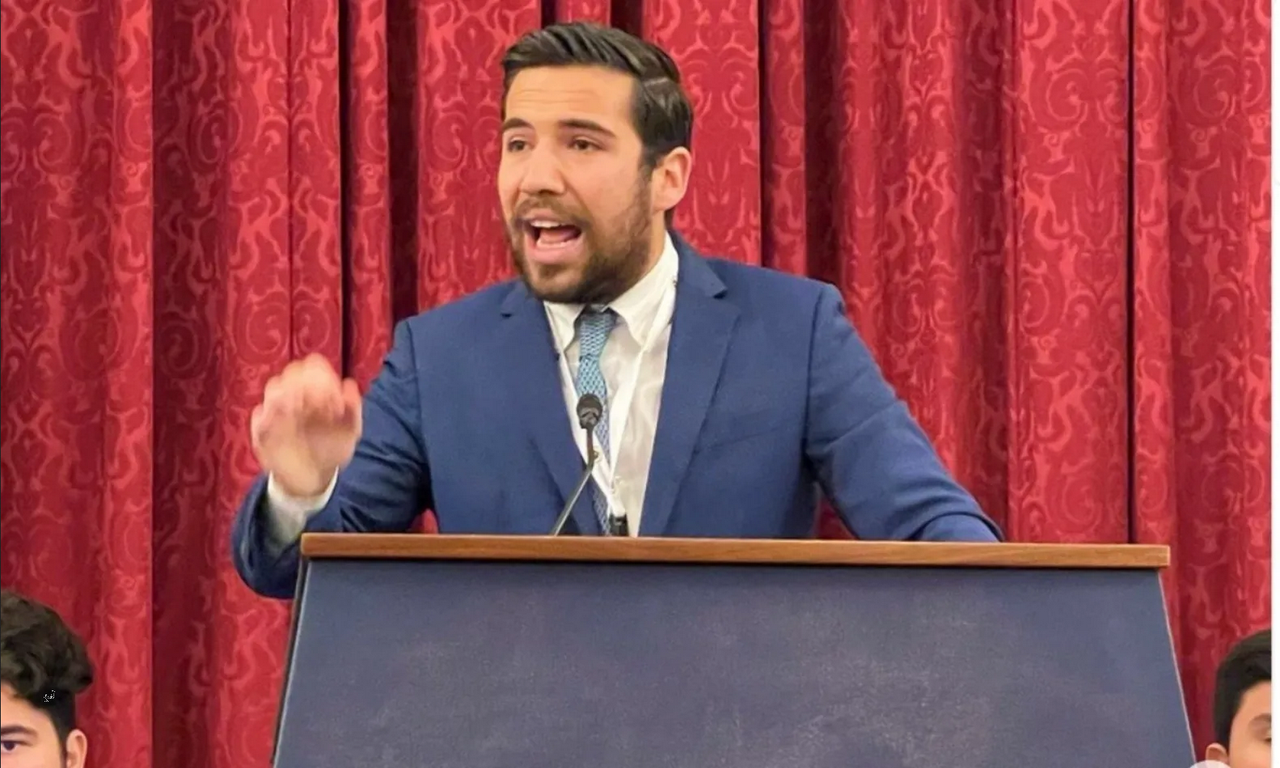 Hijo de Calderón responde a acusaciones y critica a los hijos de AMLO en redes sociales