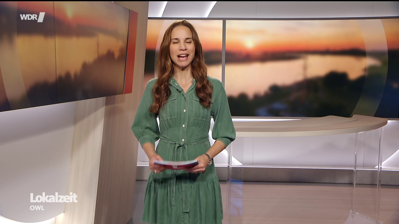 Kristina Sterz WDR Lokalzeit OWL 05 06 2026 82X Caps 62