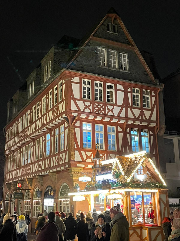 30C4D2B1-EE46-45C7-816A-47CF48F09B13