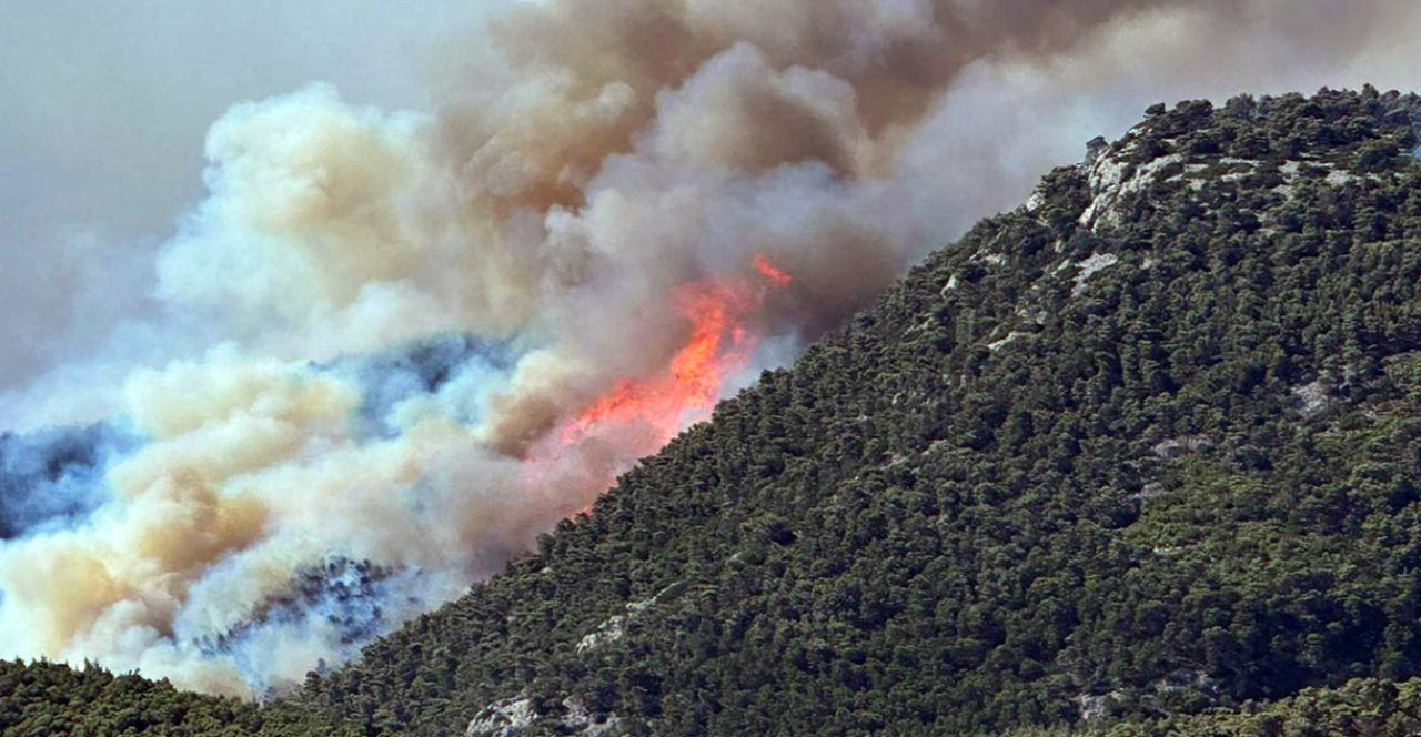 φωτιά στην πάρνηθα